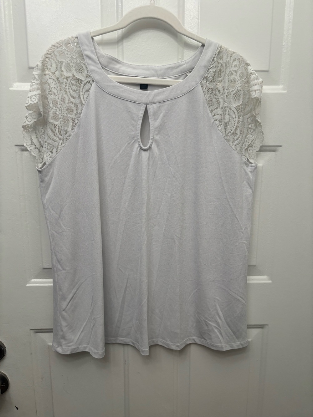 torrid White Lace Cap Sleeve Keyhole Top